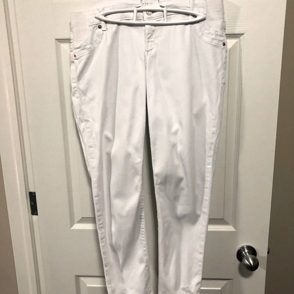 GAP Maternity White Denim Ankle Pants - Picture 1 of 1